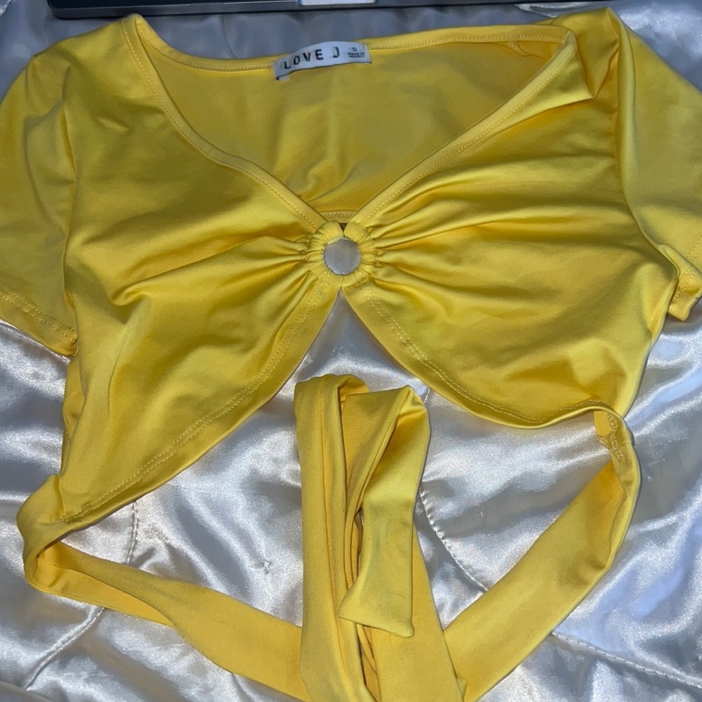 Yellow, v-neck, T-shirt